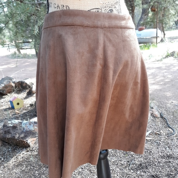 Suede-like Short Skirt - Picture 3 of 6